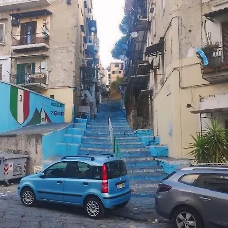 Tra I Giardini Della Scalinata Di San Gennaro * Napels