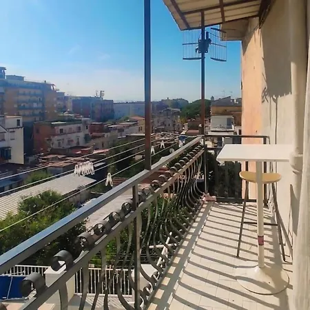 Daire Tra I Giardini Della Scalinata Di San Gennaro Napoli